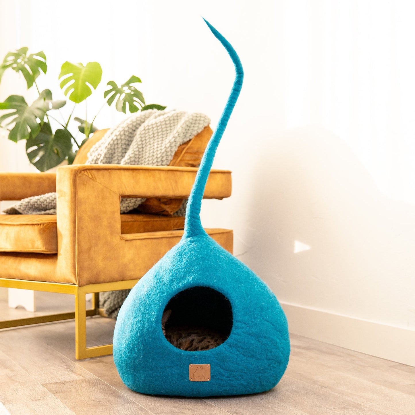 Deluxe Handcrafted Cat Cave Bed With Tail - Spacious & Stylish