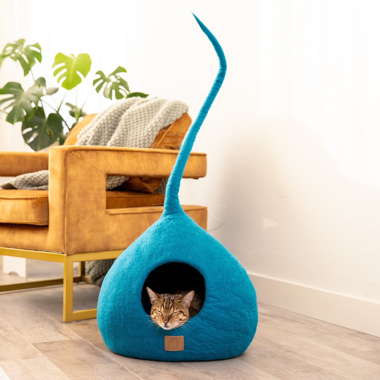 Deluxe Handcrafted Cat Cave Bed With Tail - Spacious & Stylish